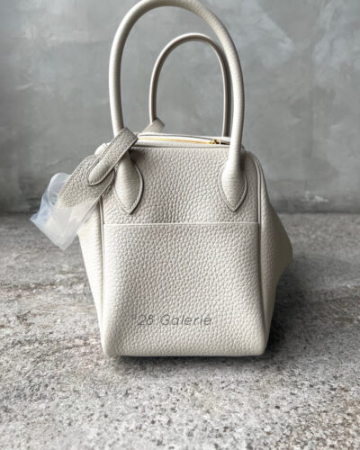 Hermes Beton Lindy 26 in Clemence Leather and Gold Hardware