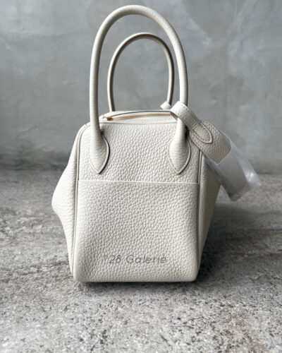 Hermes Beton Lindy 26 in Clemence Leather and Gold Hardware