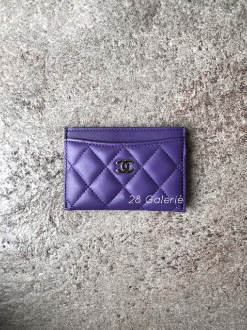 Chanel-Purple-Flat-Cardholder-in-Lambskin-Leather-and-Silver-Hardware