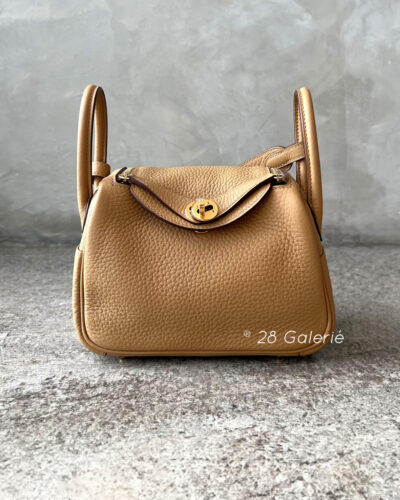 Hermes Mini Lindy 20 in Biscuit Togo Leather and Gold Hardware