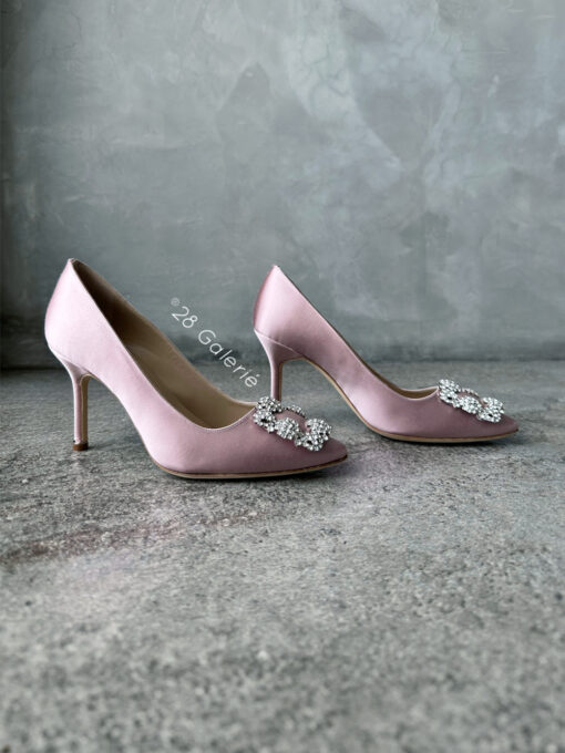 Manolo Blahnik Blush Pink Hangisi Embellished 90 Satin Pumps S36