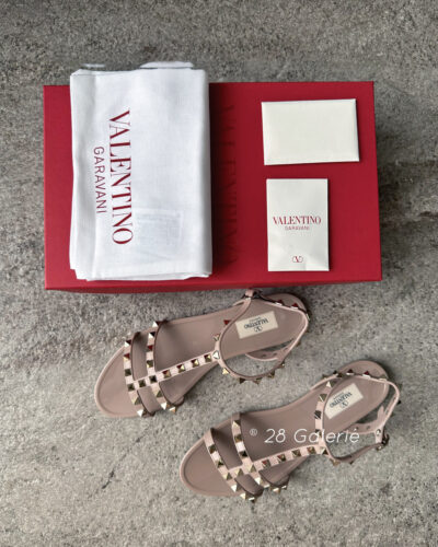 Valentino Garavani Nude Rockstud Rubber Sandals in Size 39