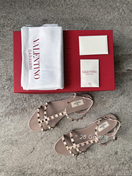 Valentino Garavani Nude Rockstud Rubber Sandals in Size 39