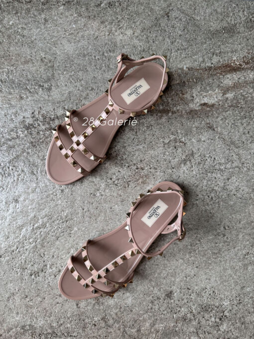 Valentino Garavani Nude Rockstud Rubber Sandals in Size 39