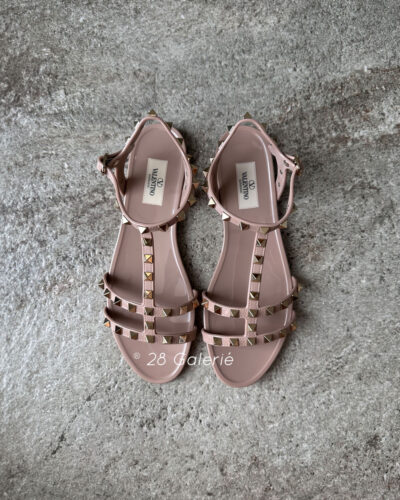 Valentino Garavani Nude Rockstud Rubber Sandals in Size 39