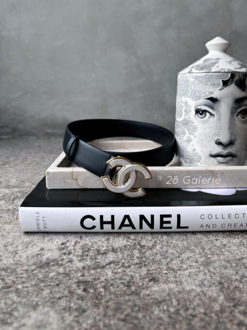 Chanel Logo Belt in Resin Pearl and Calfskin Leather s80