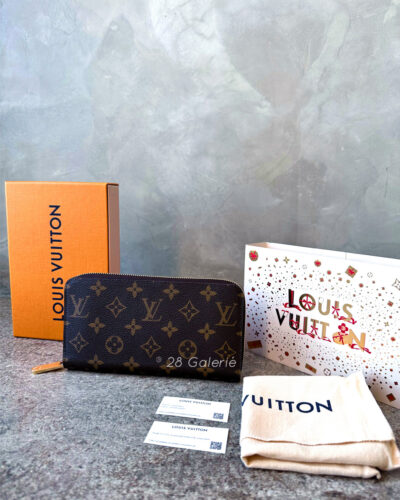 Louis Vuitton Zippy Wallet in Monogram Canvas & Gold Hardware (Fuchsia Interior)