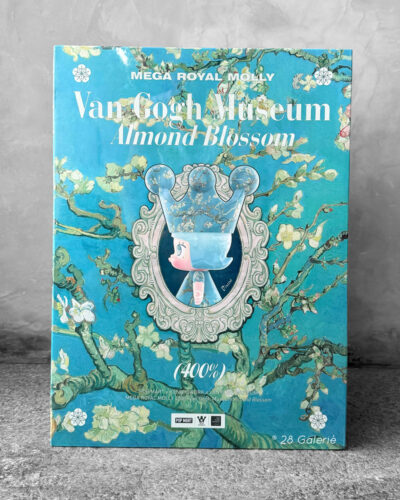 Pop Mart Mega Royal Molly 400% Van Gogh Museum Almond Blossom