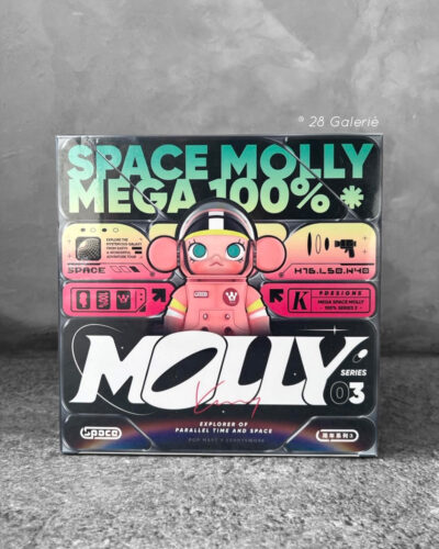 Pop mart One Whote Set Mega Space Molly 100% Series 3