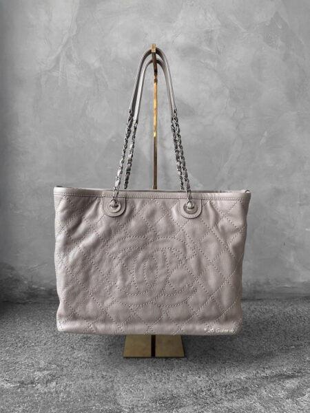 Chanel Beige Matelasse Wild Stitch Medium Tote Bag in Caviar Leather and Silver Hardware