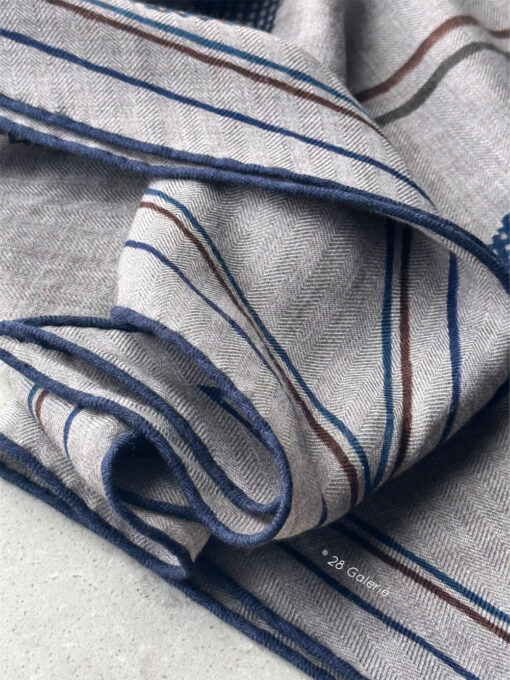 Saut Hermès losange cashmere and silk with hand-rolled edges