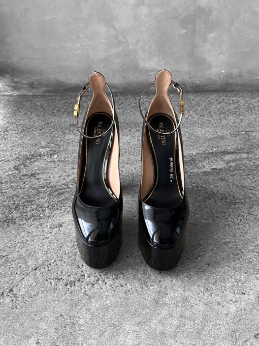 Valentino Garavani Black Patent Tan Leather Go Platform Pumps size 40