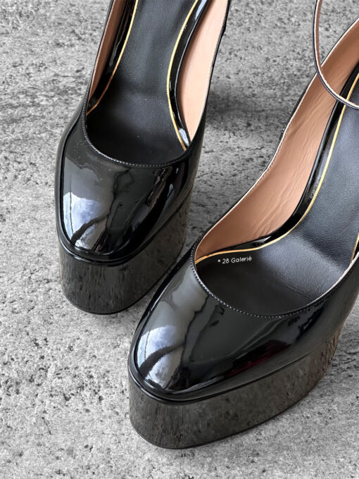 Valentino Garavani Black Patent Tan Leather Go Platform Pumps size 40