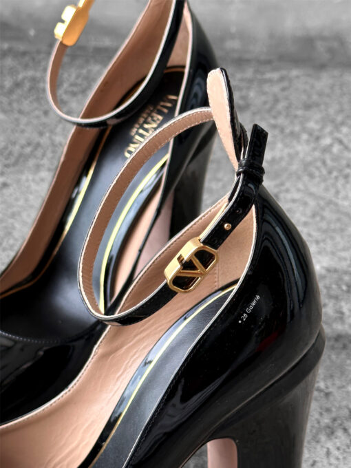Valentino Garavani Black Patent Tan Leather Go Platform Pumps size 40