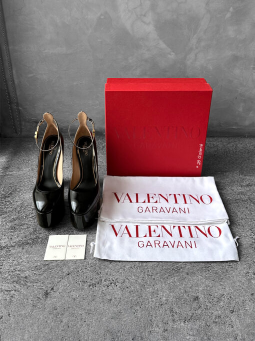 Valentino Garavani Black Patent Tan Leather Go Platform Pumps size 40