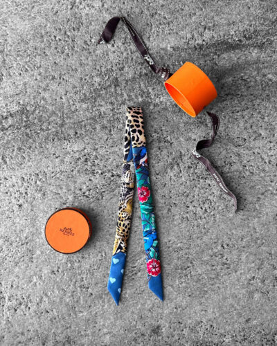 Hermes Blue Tiger Jungle Love Doll Bird Heart Flower Silk Twilly Scarf