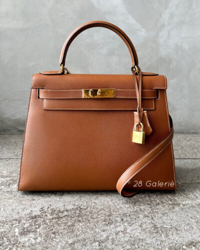 Hermes kelly 28 with White Contrast Stitching in Courchevel Leather and Gold Hardware