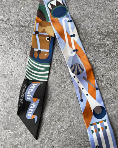 Hermes Parade En Fanfare Twilly in Noir Caramel Gris