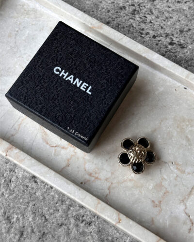 Chanel Vintage Black/Gold Flower Pin Brooch