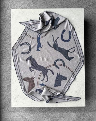 Saut Hermès losange cashmere and silk with hand-rolled edges