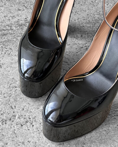 Valentino Garavani Black Patent Tan Leather Go Platform Pumps size 40