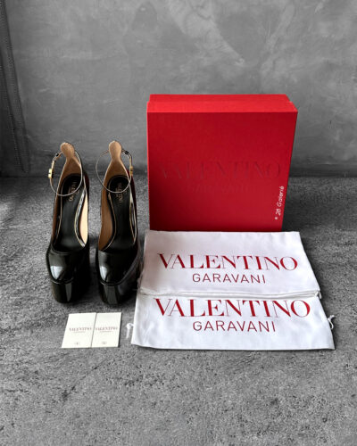 Valentino Garavani Black Patent Tan Leather Go Platform Pumps size 40