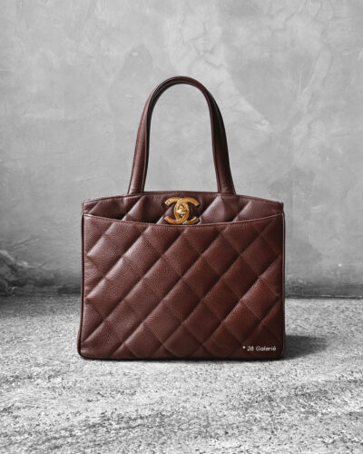 Chanel Brown Vintage Chanel Turnlock totebag in Caviar Leather and Gold Hardware