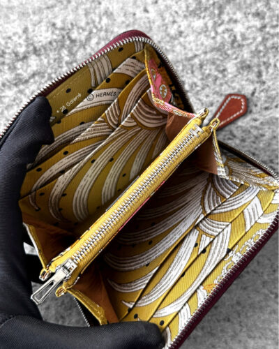 Hermès Silk’In Compact Wallet, Bordeaux Epsom leather wallet, Hermès zip wallet palladium hardware, luxury compact wallet, designer leather wallet Hermès
