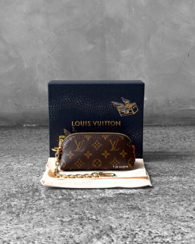 Louis Vuitton Cosmetic Pouch in Monogram Canvas & Gold Hardware